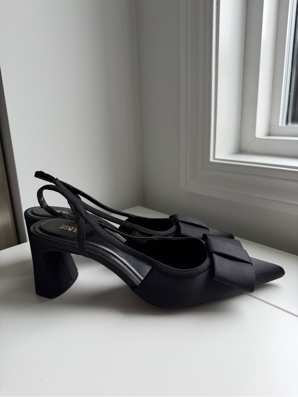 ZARA Black Bow Pointed-Toe Slingback Heels – Women’s Size 7
